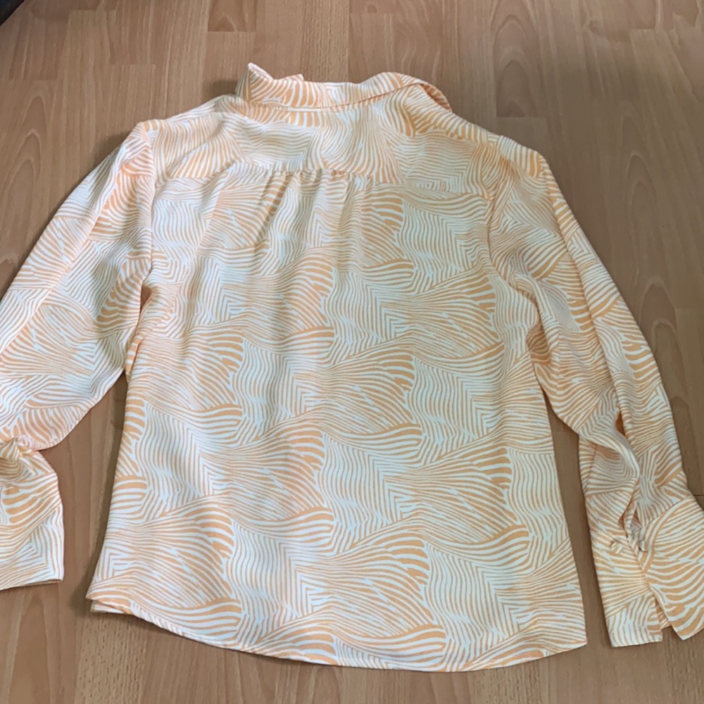 Chico’s Button-Up Ruffled Blouse🌼 - Picture 4 of 5